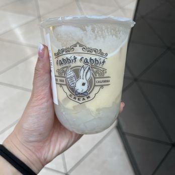 Rabbit Rabbit Tea - E. Lychee Jasmine Green Milk Tea w/ Lychee jelly - Coffee & Tea Near Me - Santa Clara, California