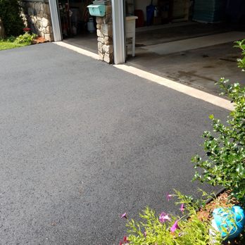 Boutin & Sons Paving - a driveway in a residential area - General Contractors Near Me - Broad Brook, Connecticut