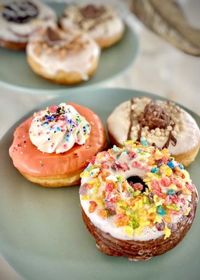 DK's Donuts & Bakery by null