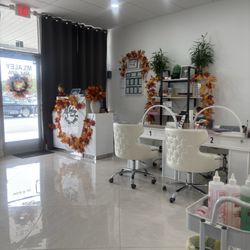 M Laley Nail Spa - Entrance