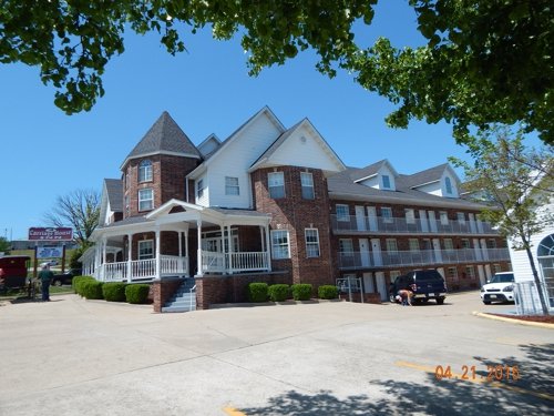 Carriage House Inn by null