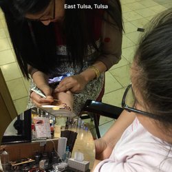 The Beauty Lounge - My daughter getting her design done