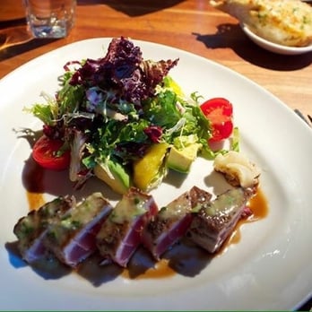Houston's Restaurant - Ahi tuna salad - New American Near Me - Irvine, California