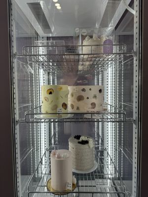Flouring Cake Shop by null