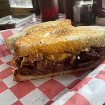 Hayward's Pit Bar-B-Que - Barbeque Near Me - Shawnee, Kansas