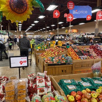 Giant Eagle - Eye catching produce beauty - Grocery Near Me - Youngstown, Ohio