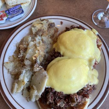 Sunnyside Cafe & Restaurant - Benny - Breakfast & Brunch Near Me - Virginia Beach, Virginia