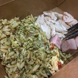 Food from the hot/cold bar Food from the hot/cold bar