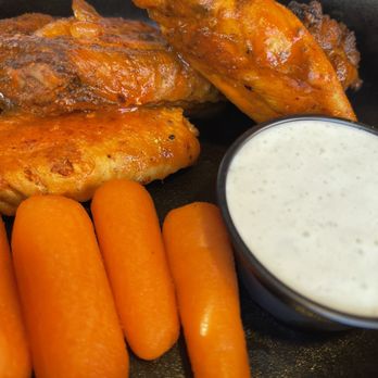 Belly Left Coast Kitchen & Taproom - Buffalo Chicken Wings Plate - New American Near Me - Santa Rosa, California Belly Left Coast Kitchen & Taproom - Buffalo Chicken Wings Plate - New American Near Me - Santa Rosa, California