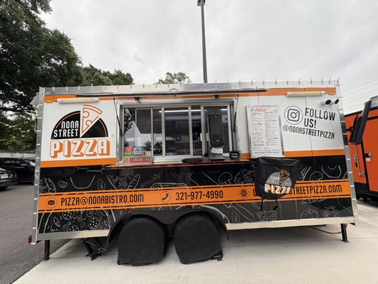 NONA STREET PIZZA by null
