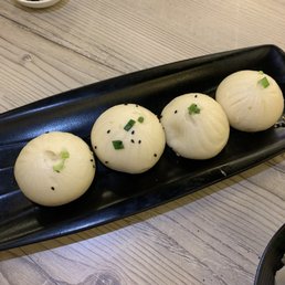 Pan Fried Pork Buns (4) 特色鲜肉煎包 Pan Fried Pork Buns (4) 特色鲜肉煎包