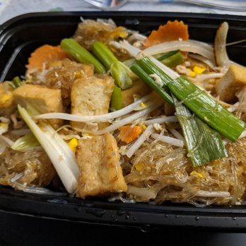 Hom Mali - Pad woon sen with tofu $11 - Thai Near Me - Chicago, Illinois Hom Mali - Pad woon sen with tofu $11 - Thai Near Me - Chicago, Illinois