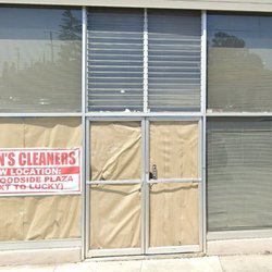 Helen's One Hour Cleaners & Laundry - Watch out, the business moved (simply to the adjoining mall!)