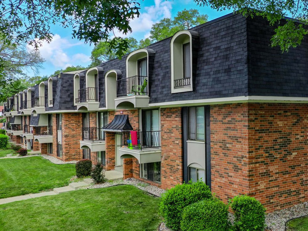 GLEN OAKS APARTMENTS Updated August 2024 18 Photos 410 Glen Oaks