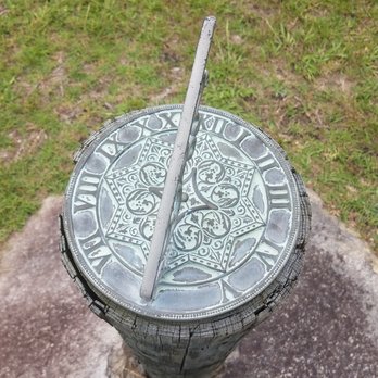 Hofwyl-Broadfield Plantation - Sun dial in the front yard - Landmarks & Historical Buildings Near Me - Brunswick, Georgia Hofwyl-Broadfield Plantation - Sun dial in the front yard - Landmarks & Historical Buildings Near Me - Brunswick, Georgia