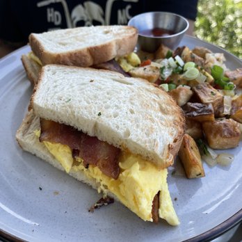 Lake Park Diner - New American Near Me - Naples, Florida