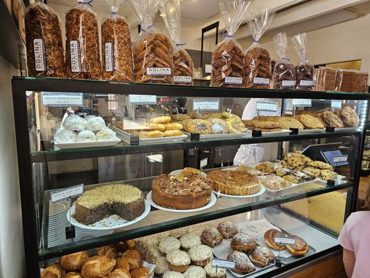 Dolina Bakery & Cafe by null