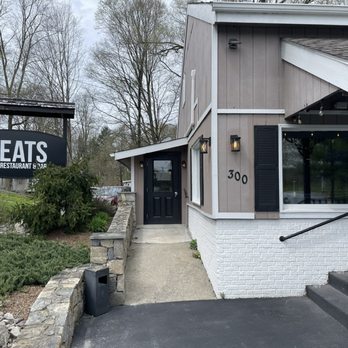 Good Eats Restaurant & Bar - Front entrance - Bars Near Me - New Milford, Connecticut Good Eats Restaurant & Bar - Front entrance - Bars Near Me - New Milford, Connecticut