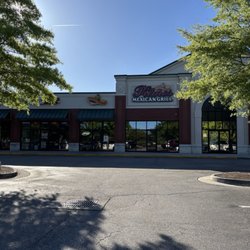Los Primos Mexican Grill - Street view of restaurant with lots of parking available