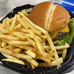 Basil's Cafe - Burger with dragons cheese