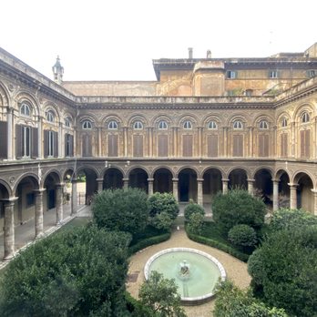 Galleria Doria Pamphilj - The fountain and courtyard of Palazzo Doria Pamphilj - Art Galleries Near Me - Rome, RM