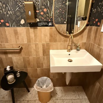Chic's Laundry - Bathroom - Food Trucks Near Me - Virginia Beach, Virginia
