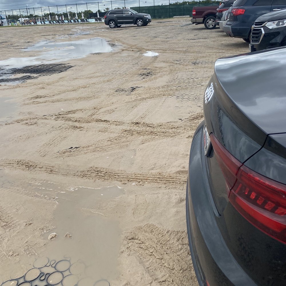 Lagoonfest - Parking lot - Water Parks Near Me - Texas City, Texas