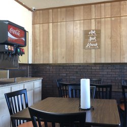 Gold's BBQ & Grill - Inside
