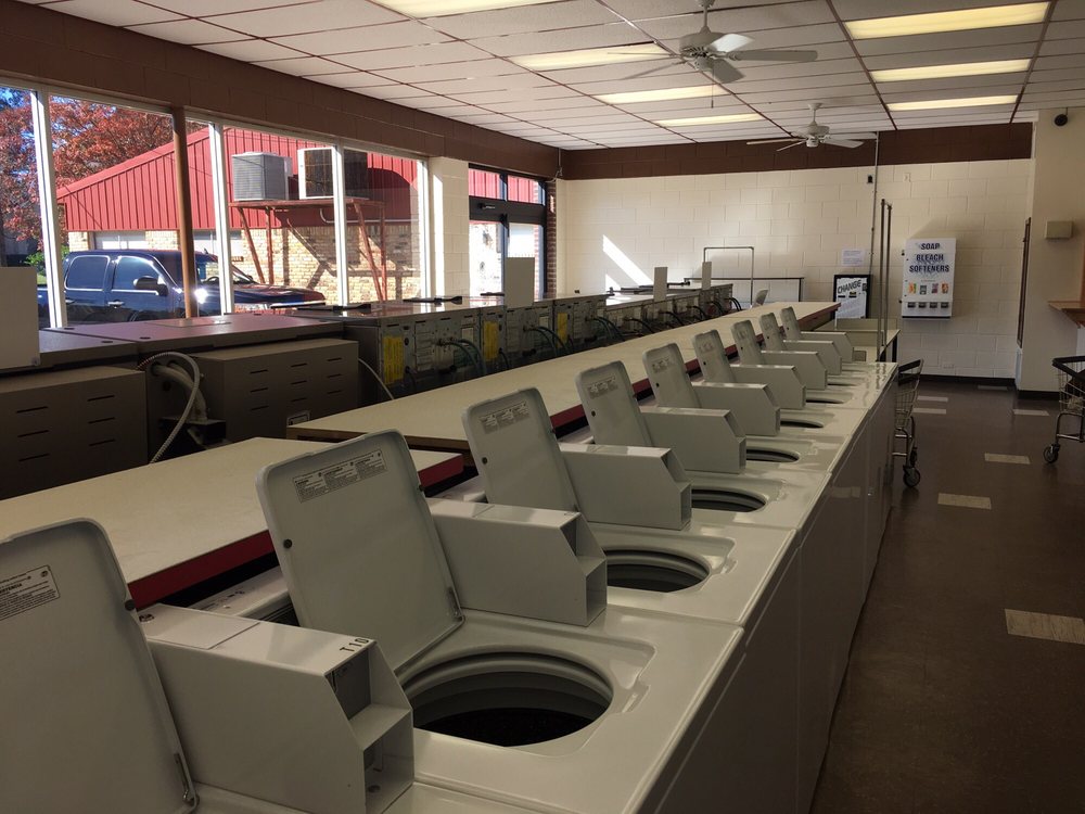 SPEEDY CLEAN COIN LAUNDRY Updated September 2024 16 Photos 112 College St, Pittsburg