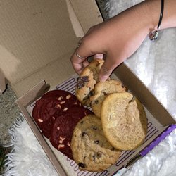 Insomnia Cookies - 6 pack cookies