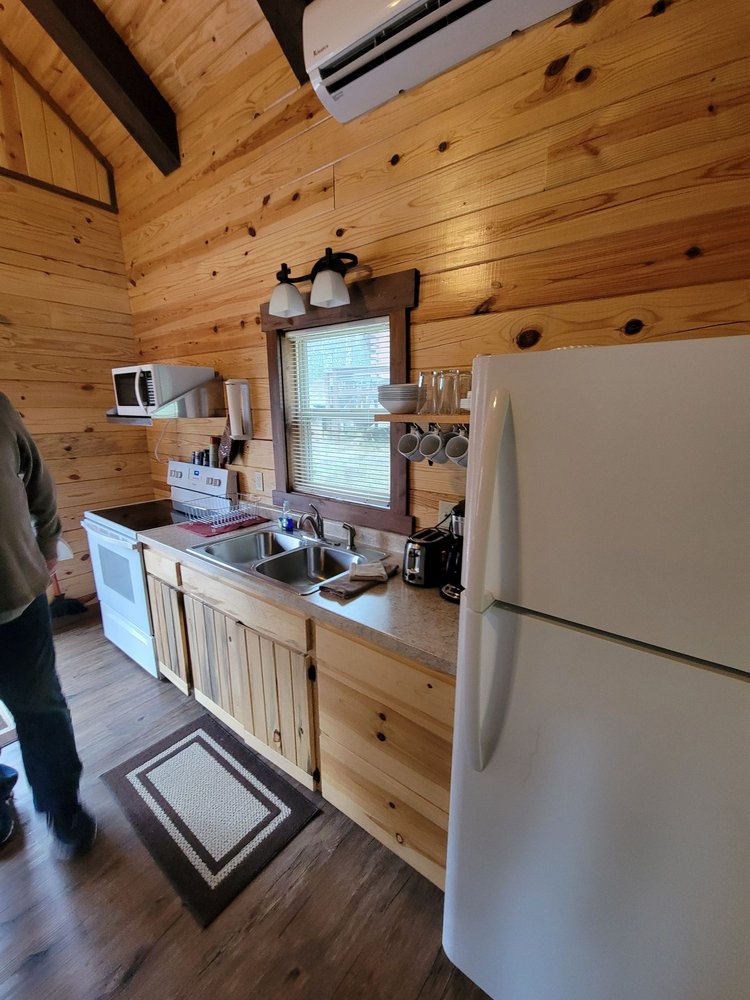 FREEDOM RIDGE CABINS Updated September 2024 20 Photos 23935 Pink