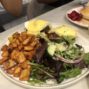 Sisters & Co - Char siu eggs Benedict with home fries and salad - Breakfast & Brunch Near Me - Toronto, Ontario Sisters & Co - Char siu eggs Benedict with home fries and salad - Breakfast & Brunch Near Me - Toronto, Ontario