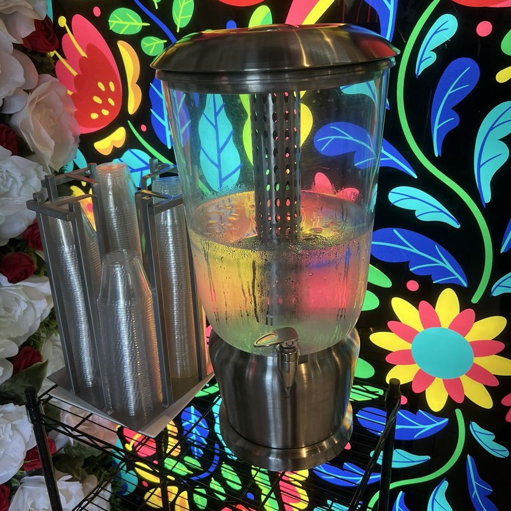 Con Azucar Cafe - Water station -- nice touch - Juice Bars & Smoothies Near Me - San Jose, California