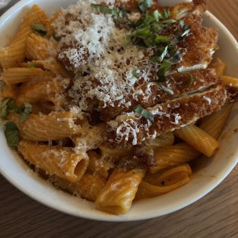 Neighbor Good Kitchen & Bar - Pasta with chicken - Breakfast & Brunch Near Me - El Paso, Texas Neighbor Good Kitchen & Bar - Pasta with chicken - Breakfast & Brunch Near Me - El Paso, Texas