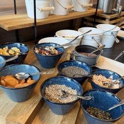 Courtyard by Marriott Munich City Center - Breakfast buffet