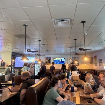 Brothers - Dining area - American Near Me - Ripon, California
