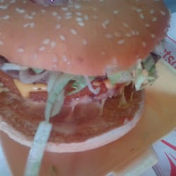 Spicy Fried Chicken - Voila le hamburger au boeuf. Juste fabuleux