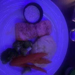 Friends Kitchen & Cocktails - Friend's salmon