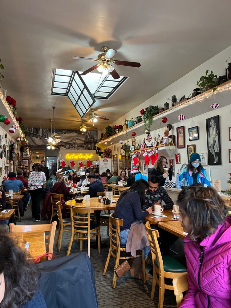 Old Monterey Cafe