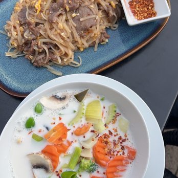 Restaurant Smile - Thai & Sushi - Soup and pad Thai - Sushi Bars Near Me - Molde, 15 Restaurant Smile - Thai & Sushi - Soup and pad Thai - Sushi Bars Near Me - Molde, 15