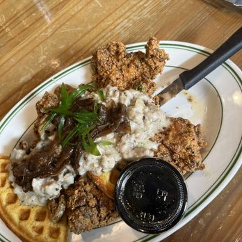 Wonderland Diner - Chicken & waffles - Diners Near Me - Milwaukee, Wisconsin