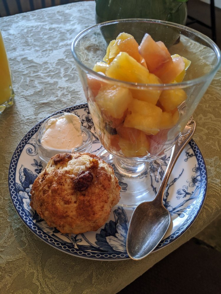 EMERALD NECKLACE INN AND TEAROOM 20 Photos 18840 Lorain Rd