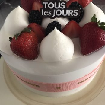 Tous Les Jours - Phenomenal tasting strawberry cake! - Bakeries Near Me - Hartsdale, New York