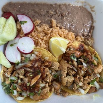 Tacho’s Tacos - Chicken taco plate - Food Trucks Near Me - Hayward, California