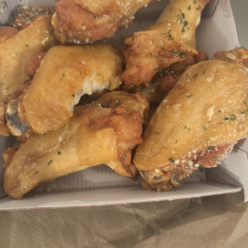 Wings with no sauce and no flavor where is the garlic Parmesan??? Wings with no sauce and no flavor where is the garlic Parmesan???