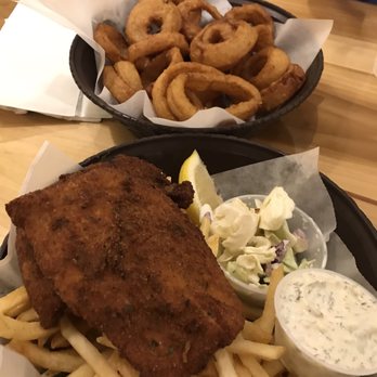 Coconuts Fish Cafe - Seafood Near Me - Kihei, Hawaii