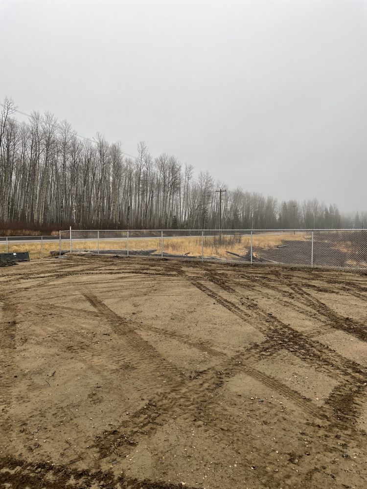 Elite Fencing Systems team at work