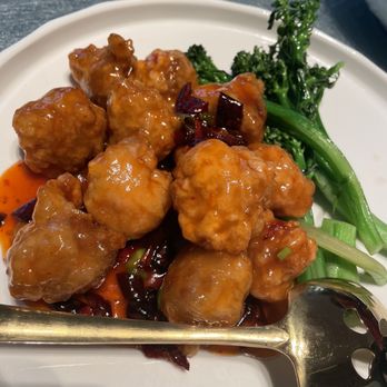 Lao Sze Chuan - General Tso Chicken - Szechuan Near Me - Orange, Ohio