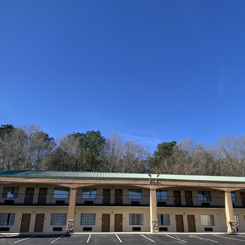 Best Western Executive Suites - Back building of the hotel. - Hotels Near Me - Columbus, Mississippi Best Western Executive Suites - Back building of the hotel. - Hotels Near Me - Columbus, Mississippi