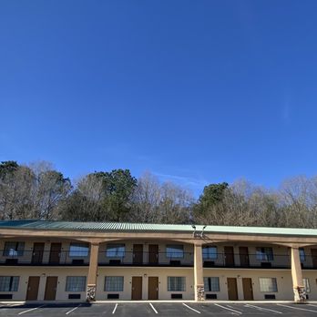 Best Western Executive Suites - Back building of the hotel. - Hotels Near Me - Columbus, Mississippi